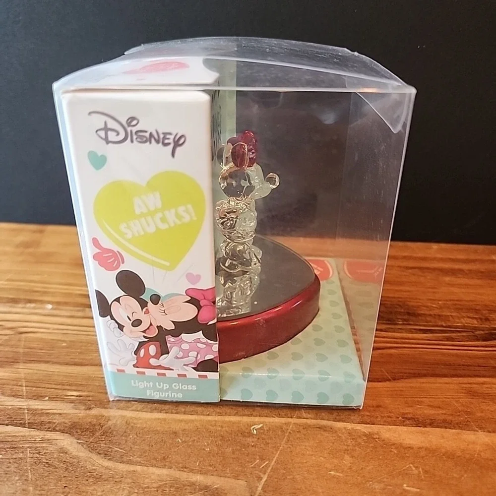 Disney Minnie Mouse Light Up‎ Glass Figurine Valentine's Day New in Box Works